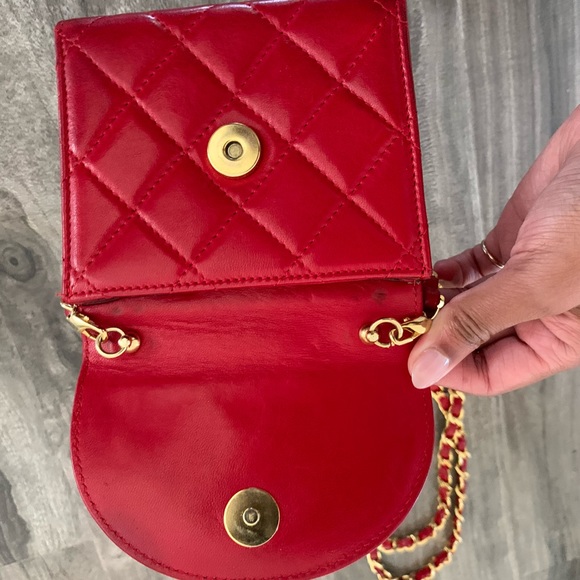 Red vintage mini Chanel flap coin bag - Picture 3 of 6